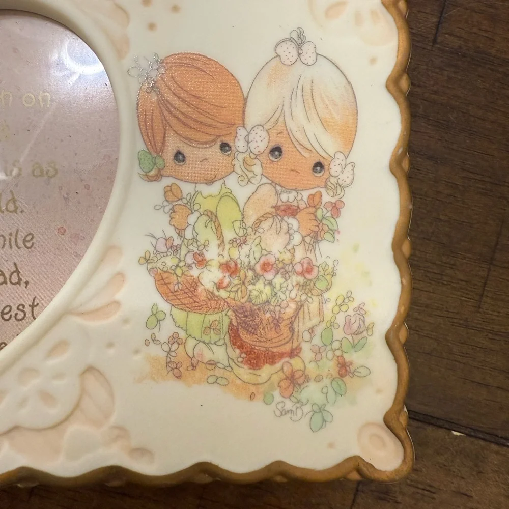 VTG Precious Moments Friend - Cream and Gold
